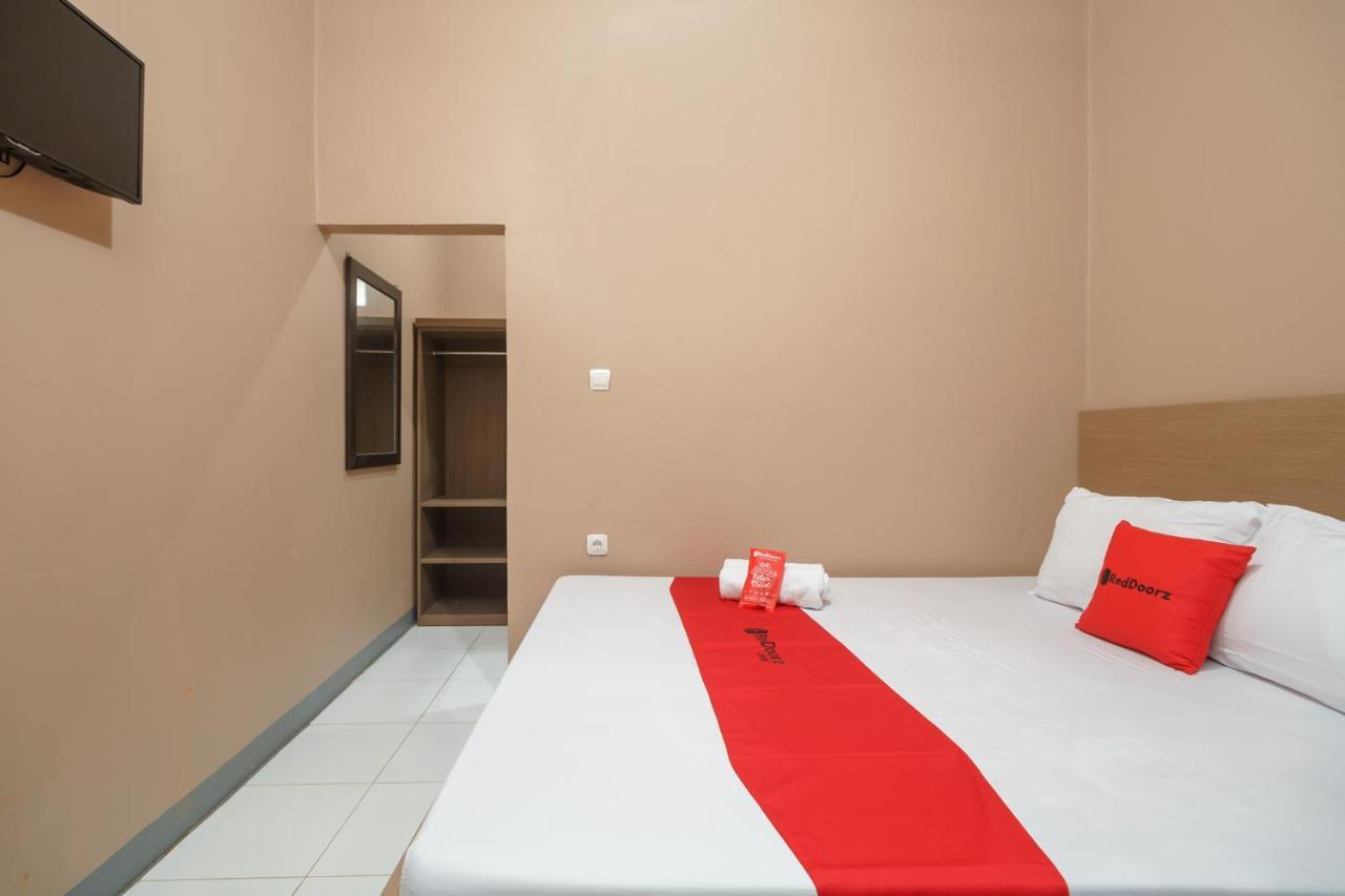 Hotel Reddoorz Syariah Near Siloam Hospitals Bulak Kapal Bekasi Exteriér fotografie