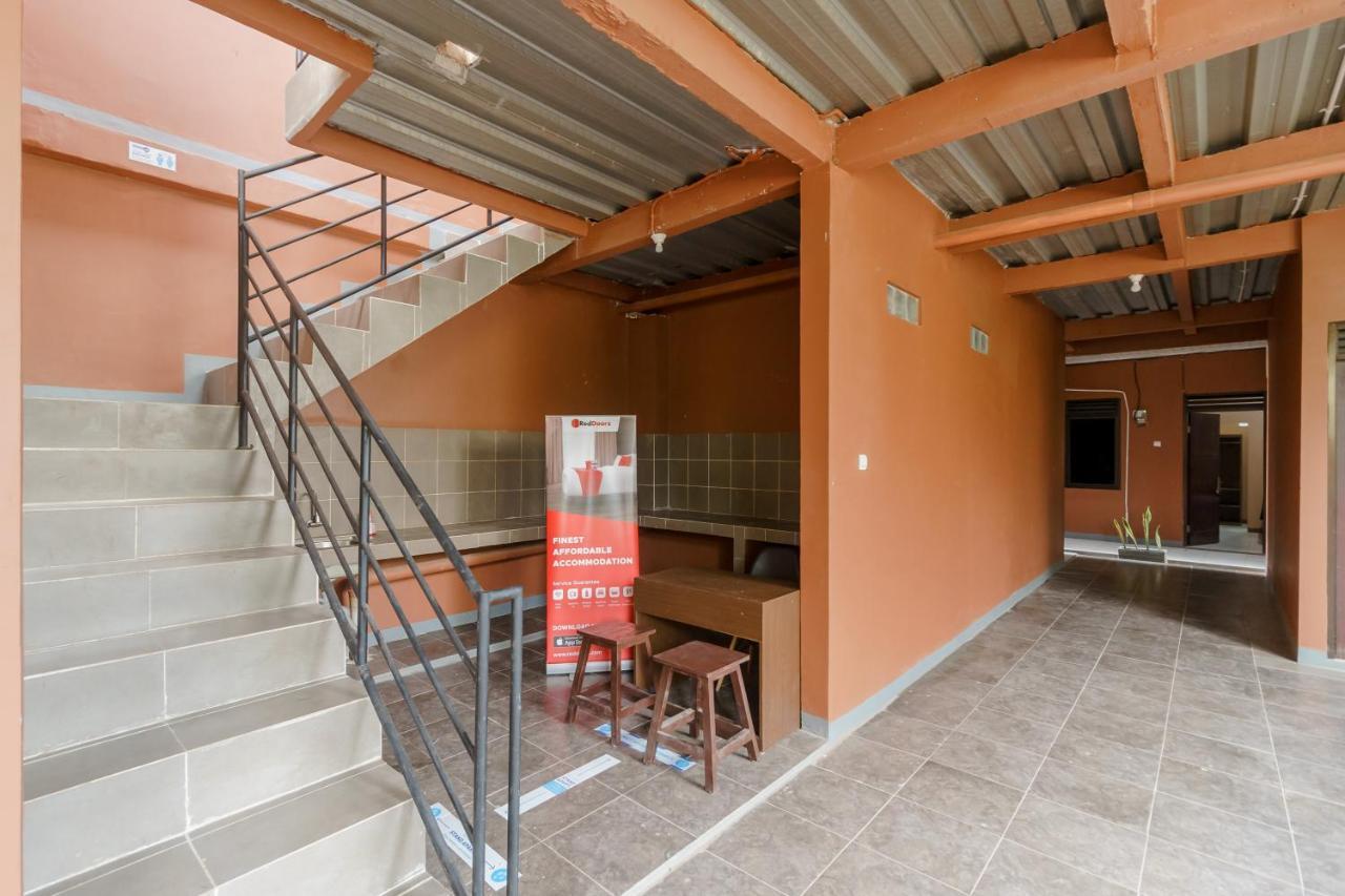 Hotel Reddoorz Syariah Near Siloam Hospitals Bulak Kapal Bekasi Exteriér fotografie