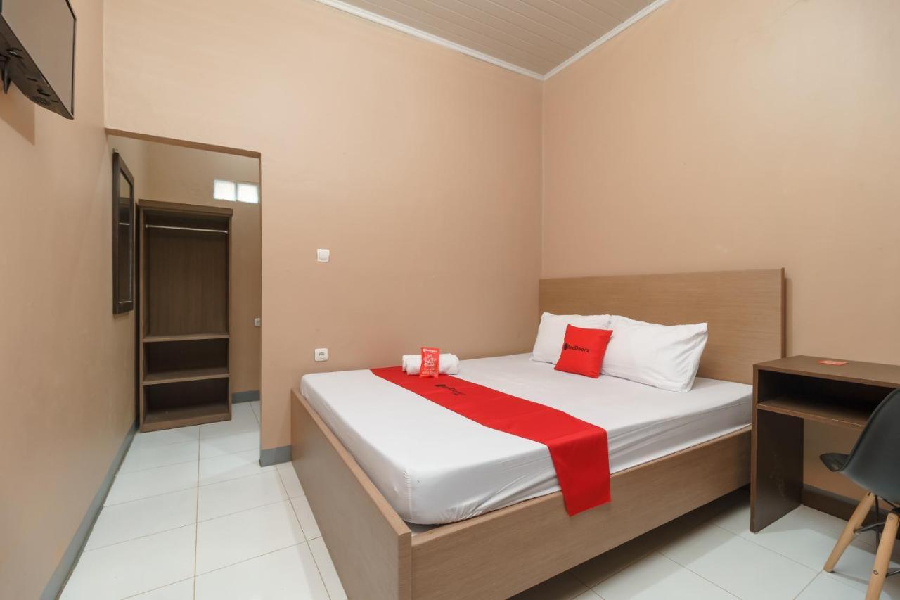 Hotel Reddoorz Syariah Near Siloam Hospitals Bulak Kapal Bekasi Exteriér fotografie