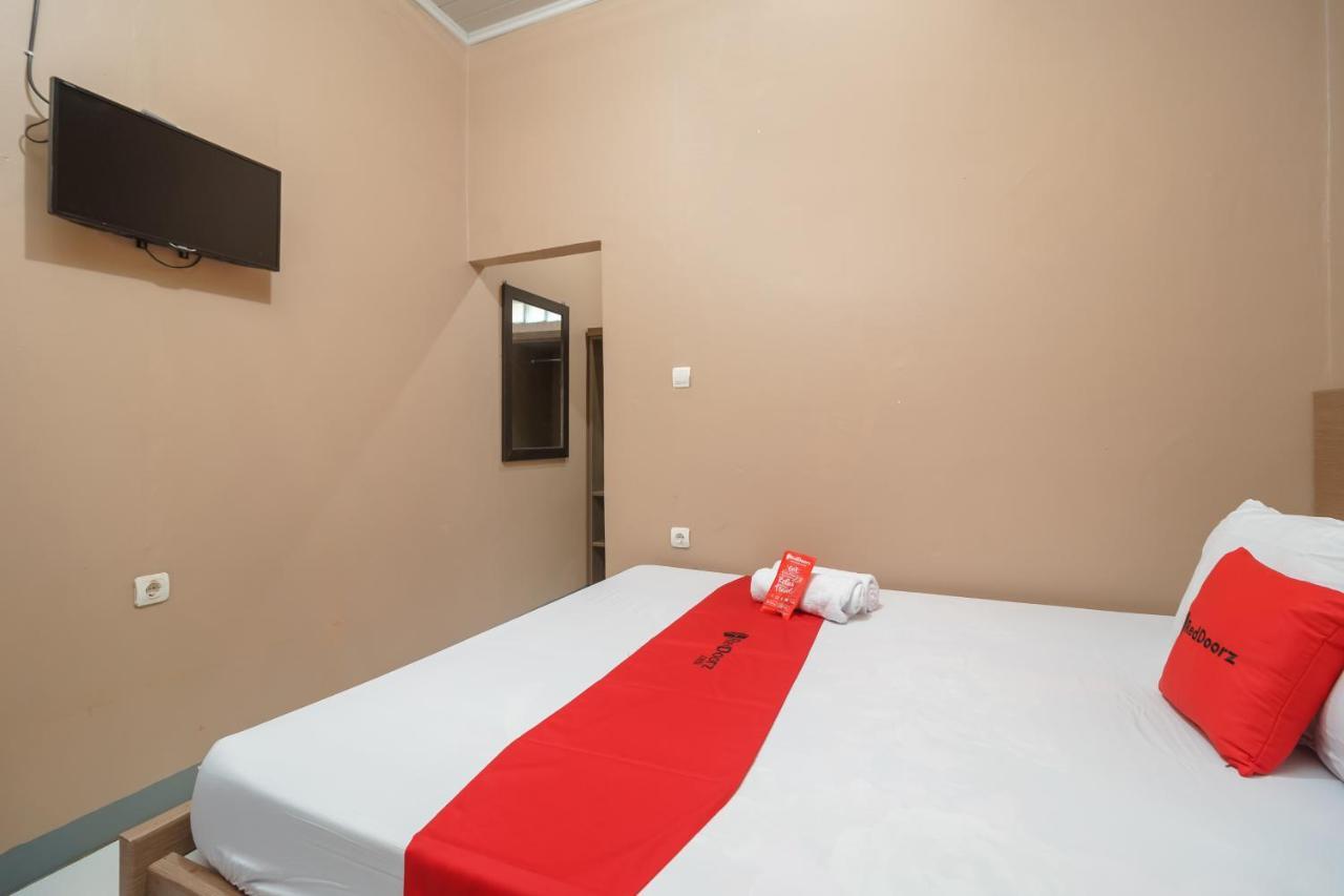 Hotel Reddoorz Syariah Near Siloam Hospitals Bulak Kapal Bekasi Exteriér fotografie