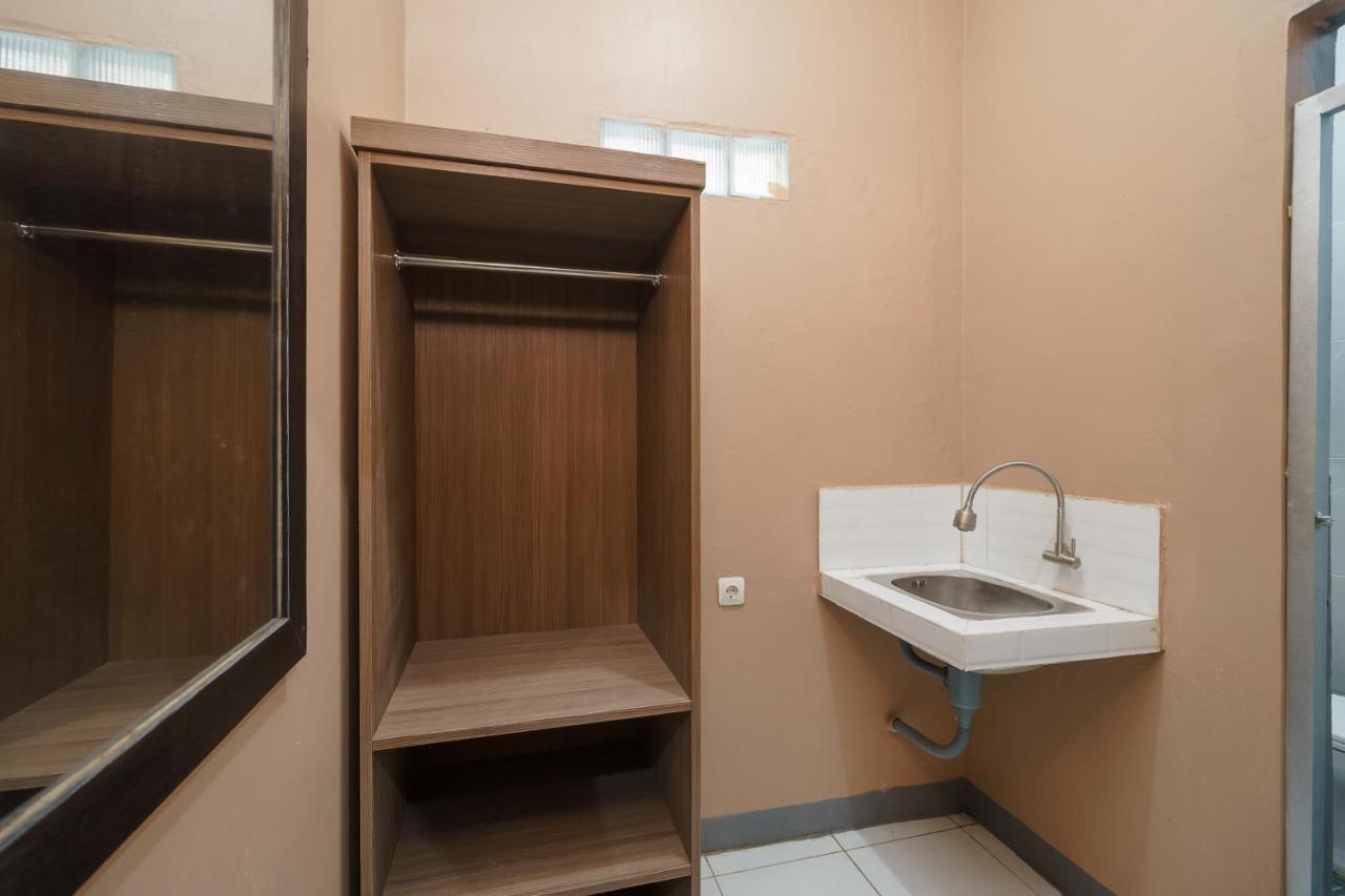 Hotel Reddoorz Syariah Near Siloam Hospitals Bulak Kapal Bekasi Exteriér fotografie