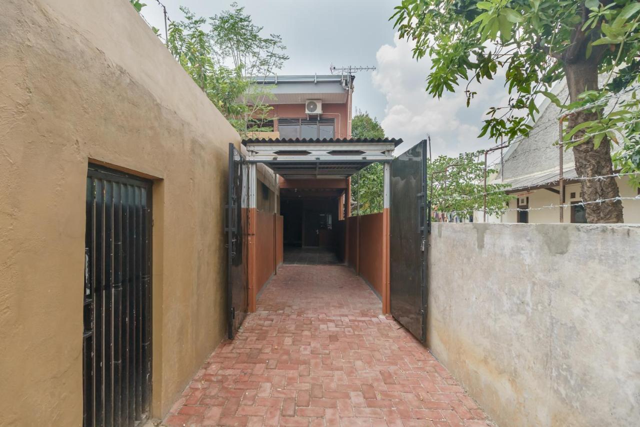Hotel Reddoorz Syariah Near Siloam Hospitals Bulak Kapal Bekasi Exteriér fotografie